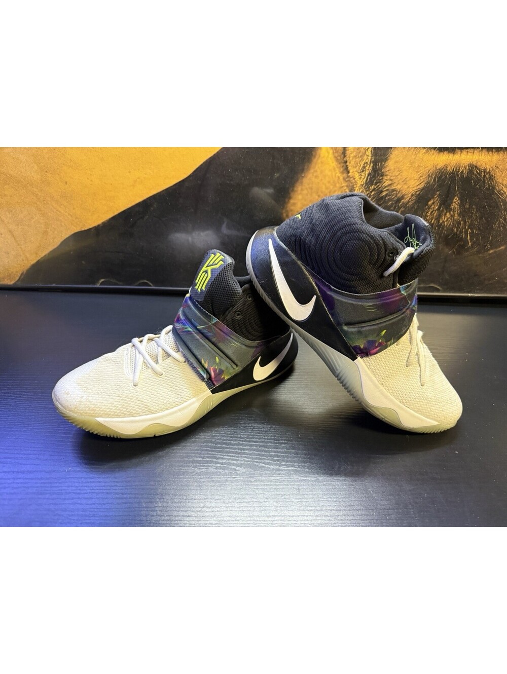 Nike Kyrie 2 Parade 819583-110 White Black Volt Men’s Size 11 Basketball